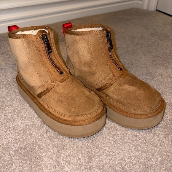 UGG Tan Suede Boots with Plush Lining - Picture 6 of 6